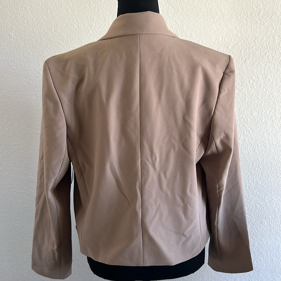 NEW Express Double Breasted Cropped Blazer Blush Taupe Size Large - Picture 10 of 13